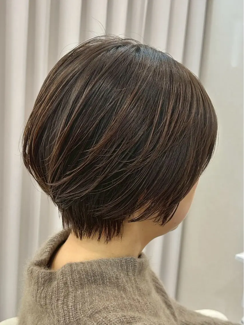 ショート カット センターパート 韓国ヘア・綾也のヘアスタイル