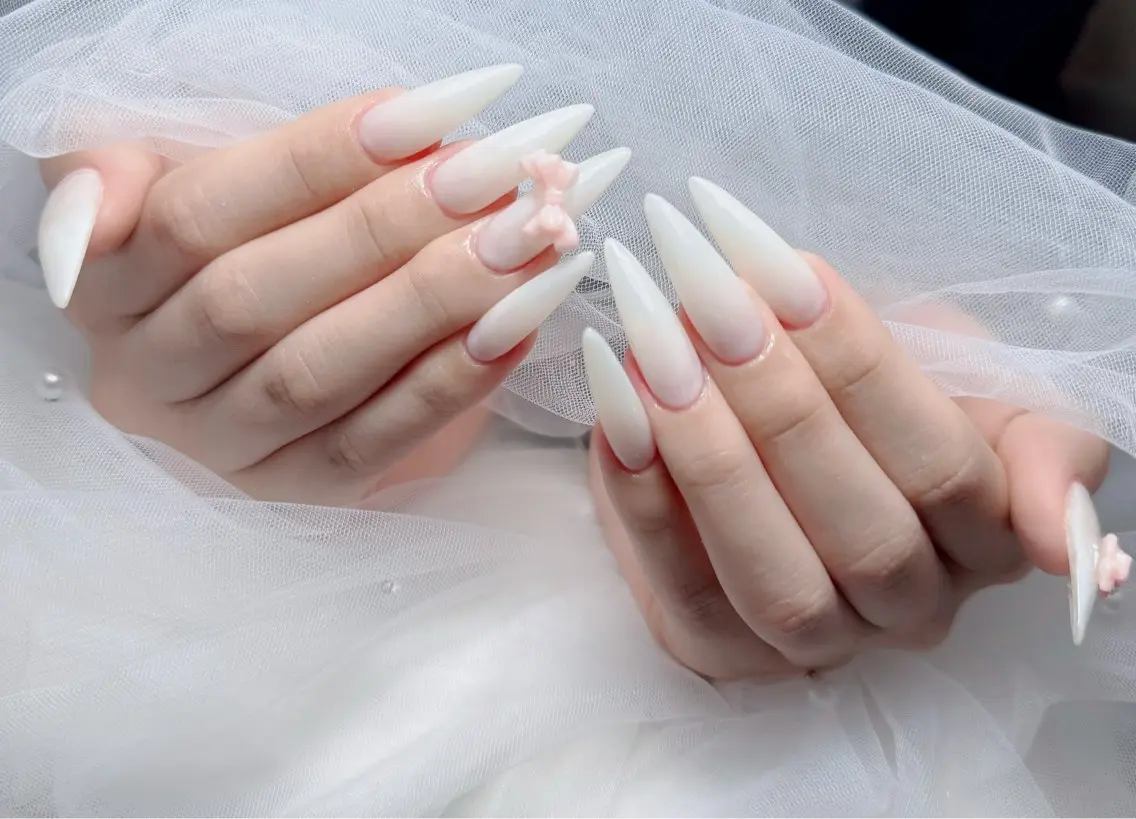 ネイル チークネイル 長さ出し フラッシュネイル フレンチネイル グラデーション ハンドネイル Lenie Nail Salonのネイルデザイン