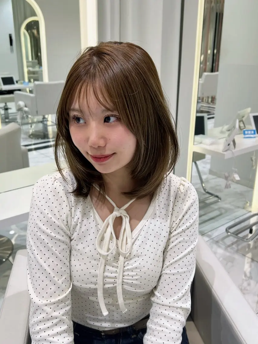 ミディアム ミディアムレイヤー レイヤーカット 佐藤 陽菜のヘアスタイル