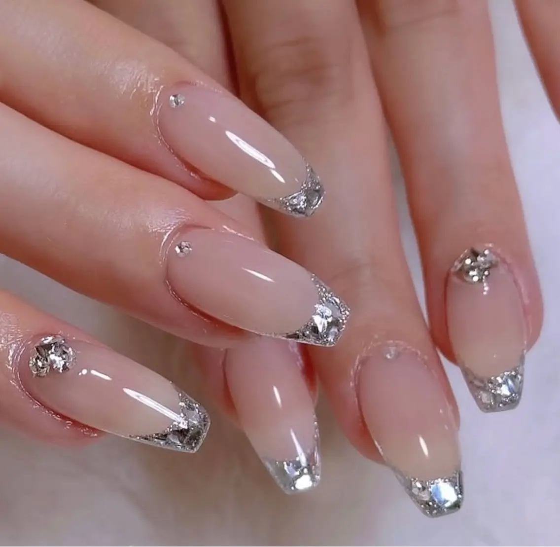 ネイル フットネイル フレンチネイル ジェルネイル ガラスフレンチ キラキラネイル Queeens nailのネイルデザイン
