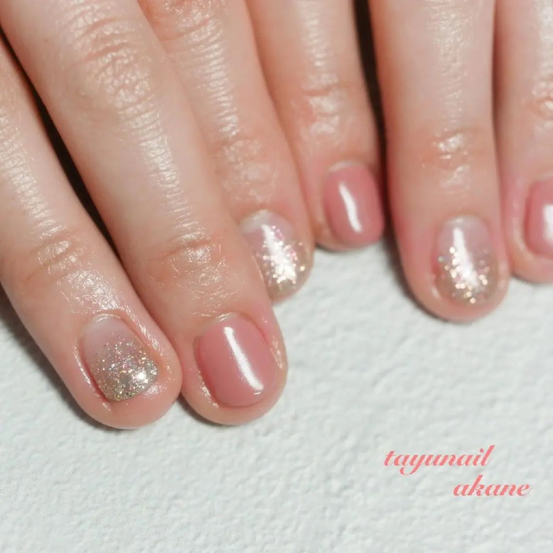 ネイル ブルー ジェルネイル グラデーション ラメ(グリッター) パラジェル ネイルサロン 【たゆnail】のネイルデザイン