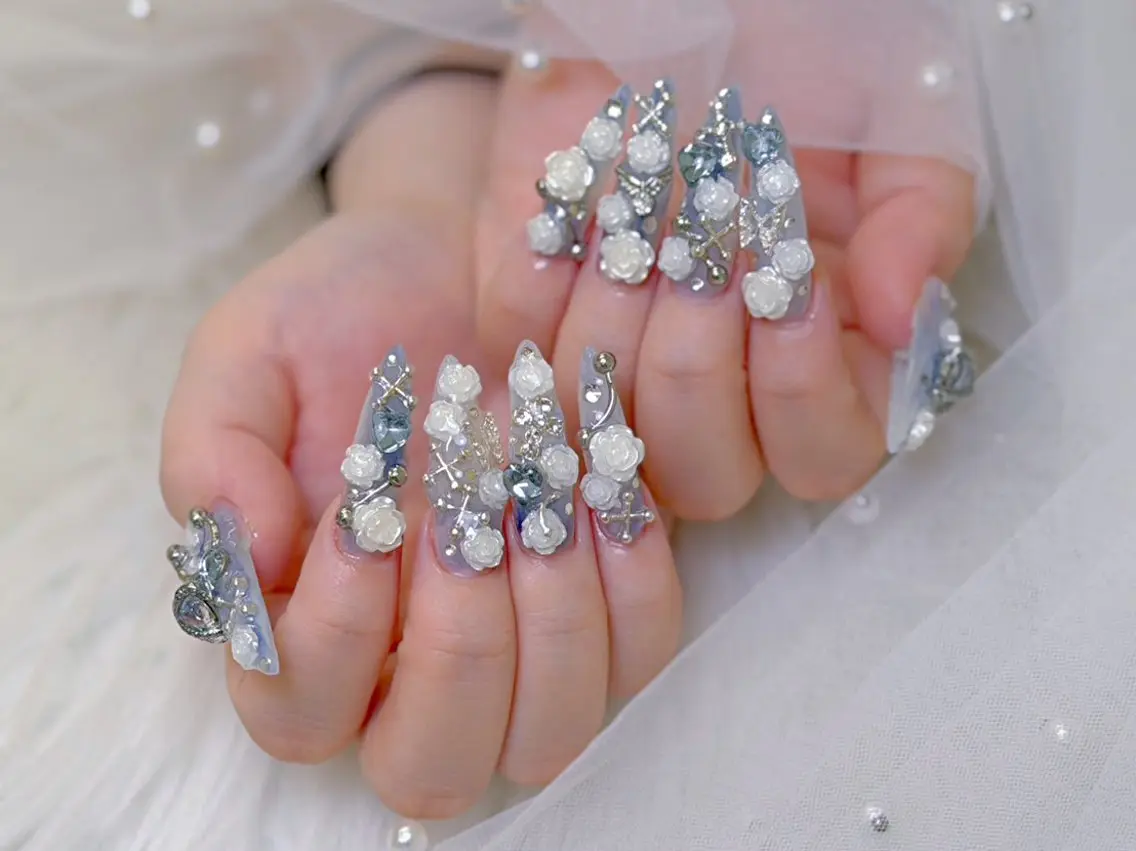 ネイル lucky nail 歌舞伎町のネイルデザイン