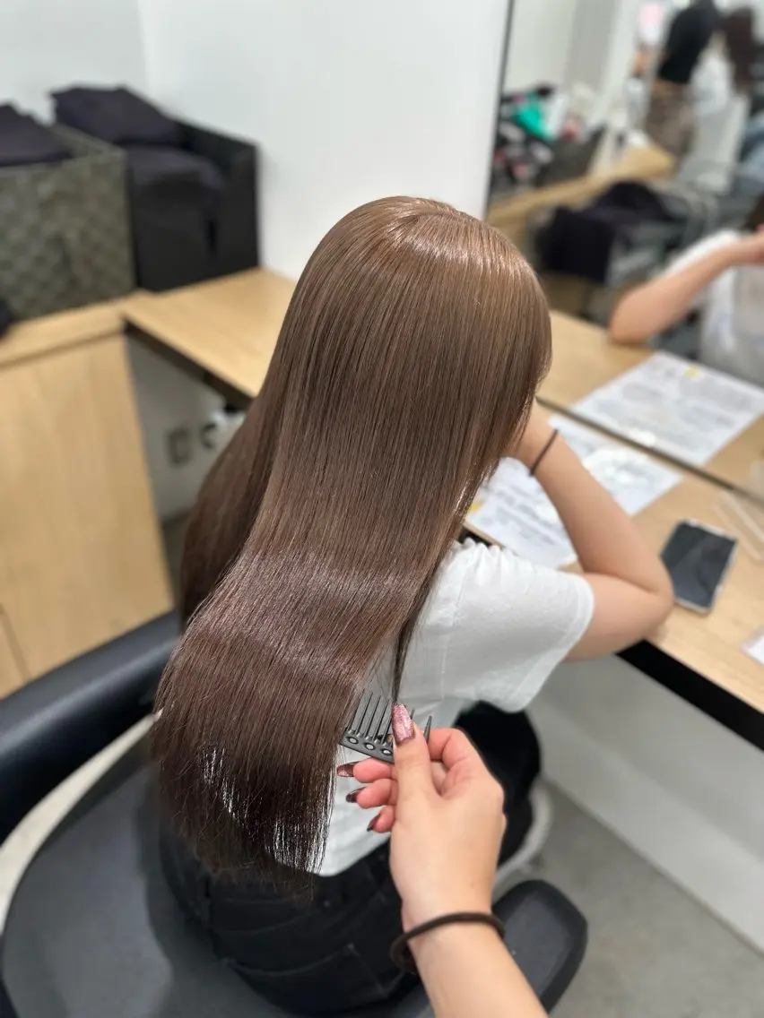カラー 透明感カラー🫧 EMAのヘアスタイル