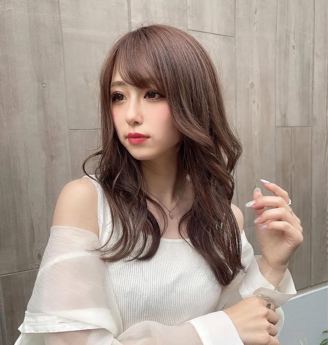 ロング カラー 久永 悠加のヘアスタイル