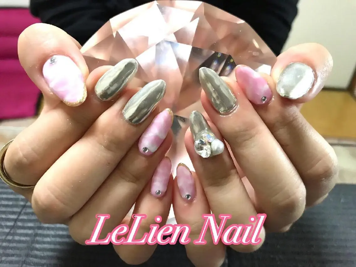 ネイル ミラーネイル モチの良さ◉ フィルインネイル♡のネイルデザイン
