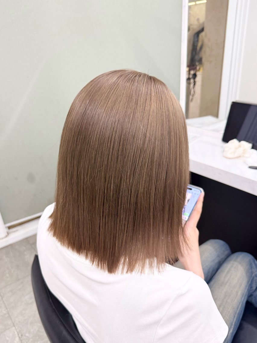 ショート カラー ヘアカラー 🩶ハイトーン × プルエク🩶MIWAのヘアスタイル