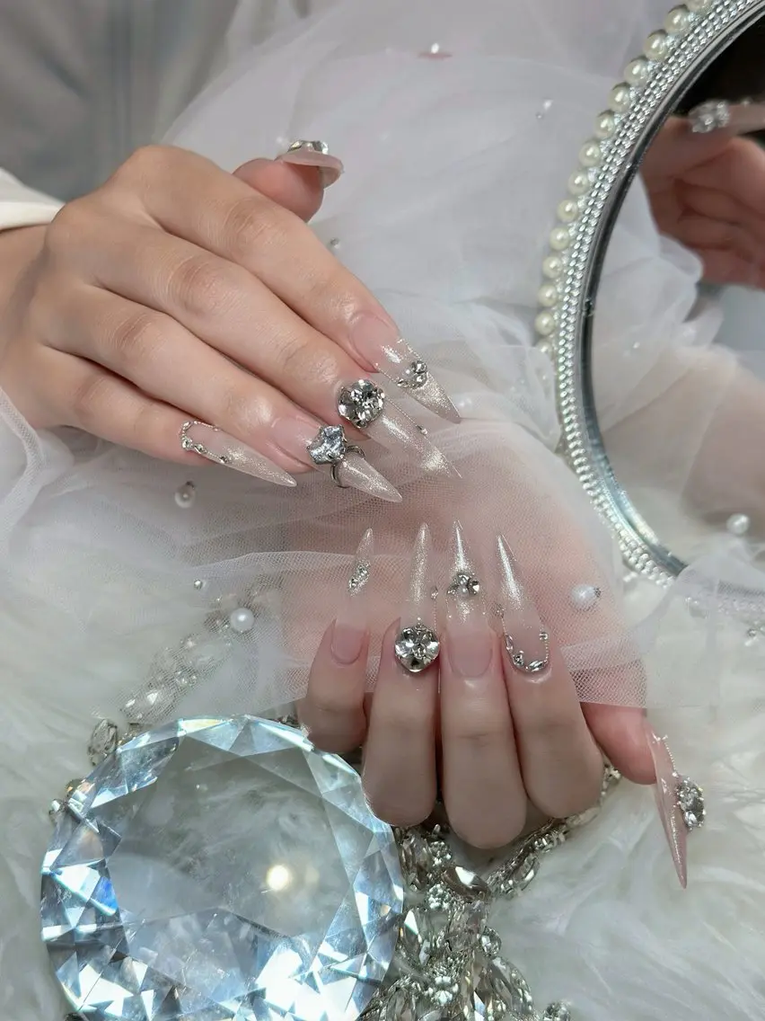 ネイル チークネイル ドット フレンチネイル グラデーション ハート ハンドネイル ハンドケア Eli Muse 新宿ネイルのネイルデザイン