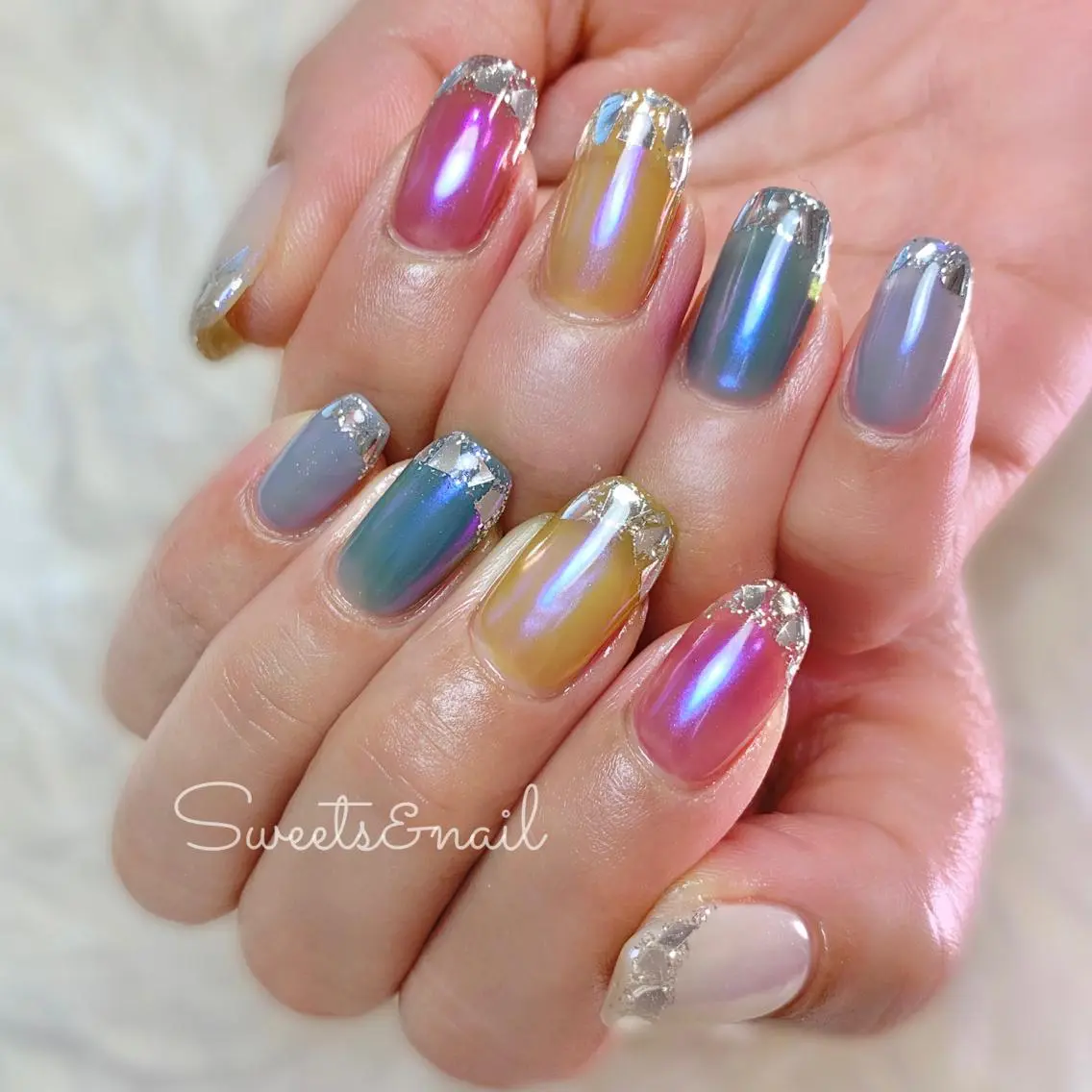 ネイル オーロラネイル フレンチネイル Sweets& nail みなこのネイルデザイン