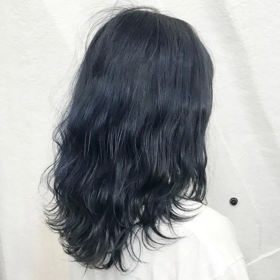 カラー ブリーチ ブルーカラー ネイビーカラー K-POP好き美容師 🇰🇷Kai.Yのヘアスタイル