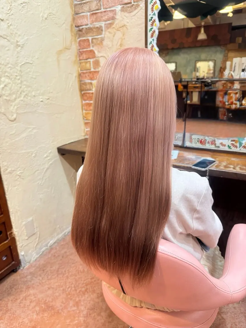 ロング カラー ベージュカラー ダブルカラー ピンクカラー ピンクベージュ 大坂 優菜のヘアスタイル