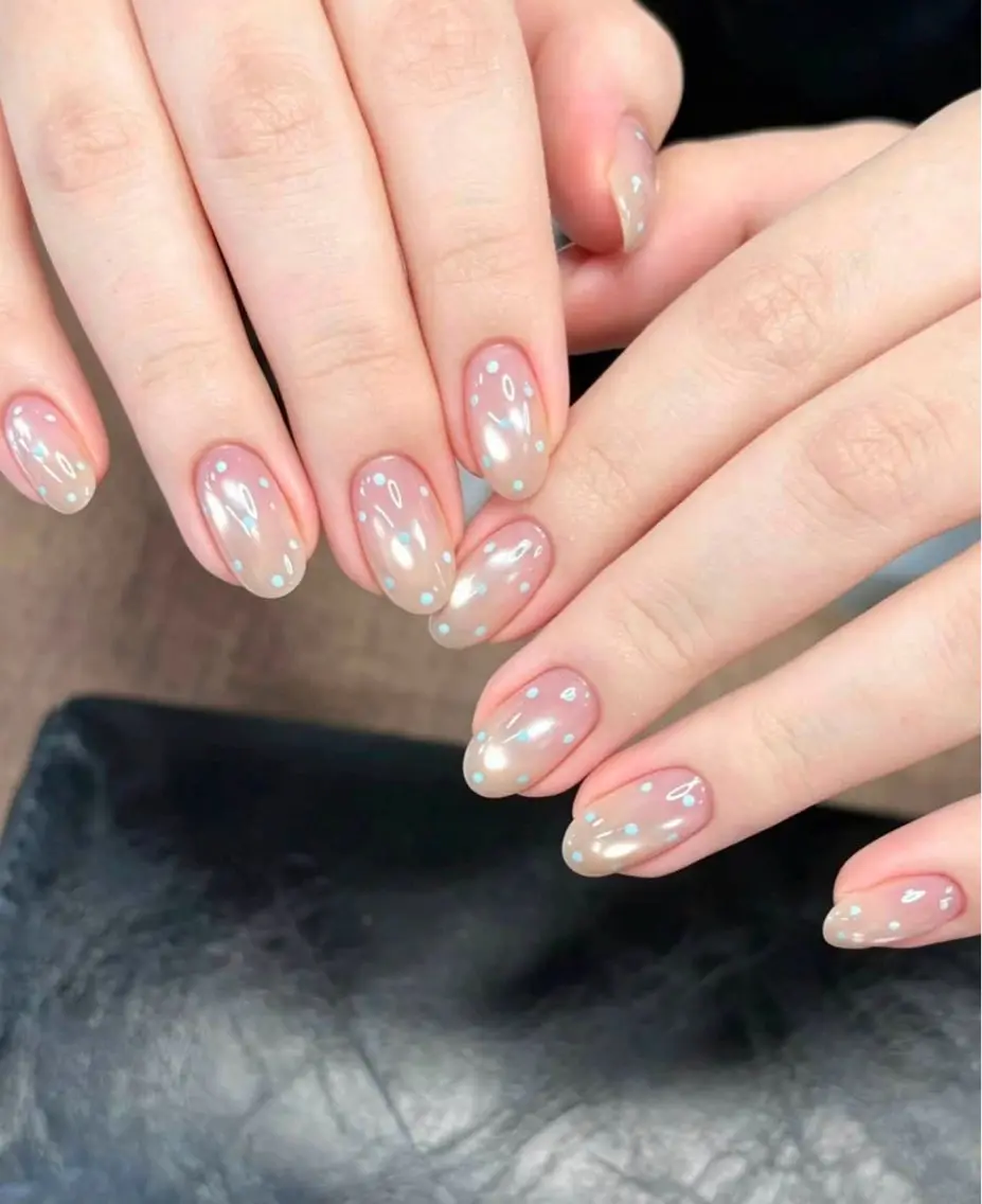 ネイル チークネイル ドット フレンチネイル グラデーション 韓国ネイル ハンドネイル Minette nailrinrinのネイルデザイン