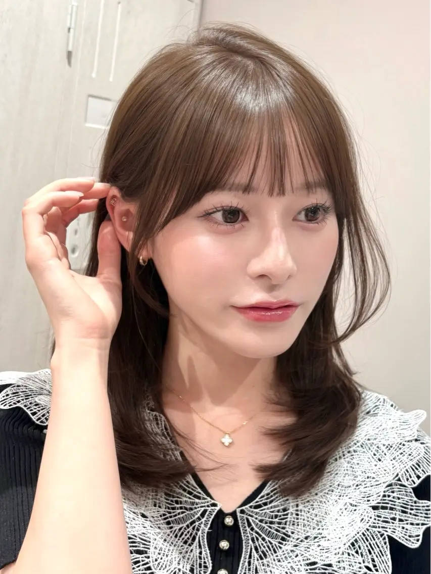 ミディアム シースルーバング カット ヘアカラー トリートメント 柴田礼空/顔まわり カット/レイヤーのヘアスタイル