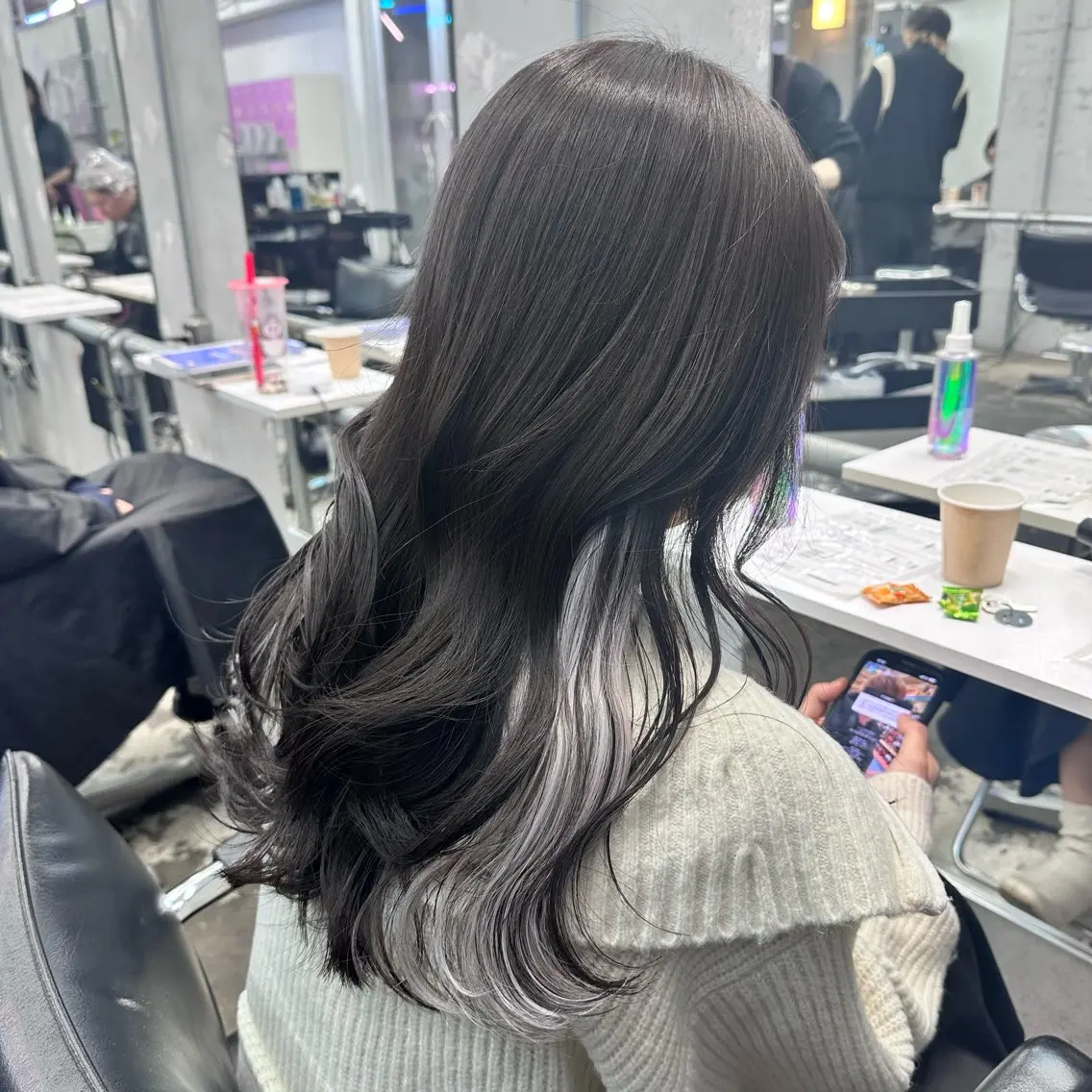 セミロング カラー ヘアアレンジ ブリーチ イヤリングカラー エクステ 🎀モテ暖色× エクステ🎀あかりのヘアスタイル