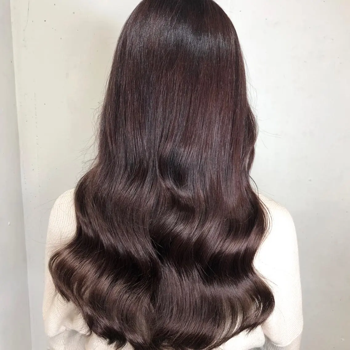 ロング カラー パーマ ヘアアレンジ ヘアカラー トリートメント ヘアセット 八巻 晴香のヘアスタイル