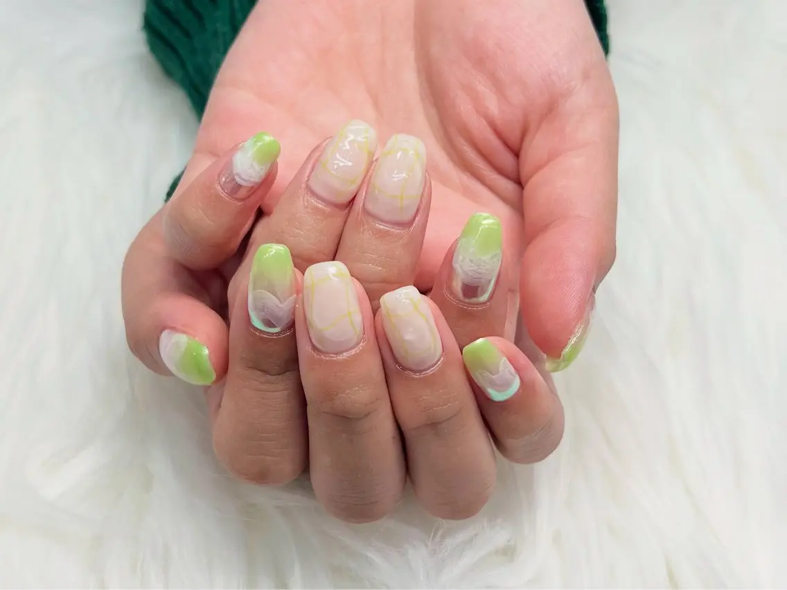 ネイル ニュアンスネイル White deer 𓍲sugimotoのネイルデザイン