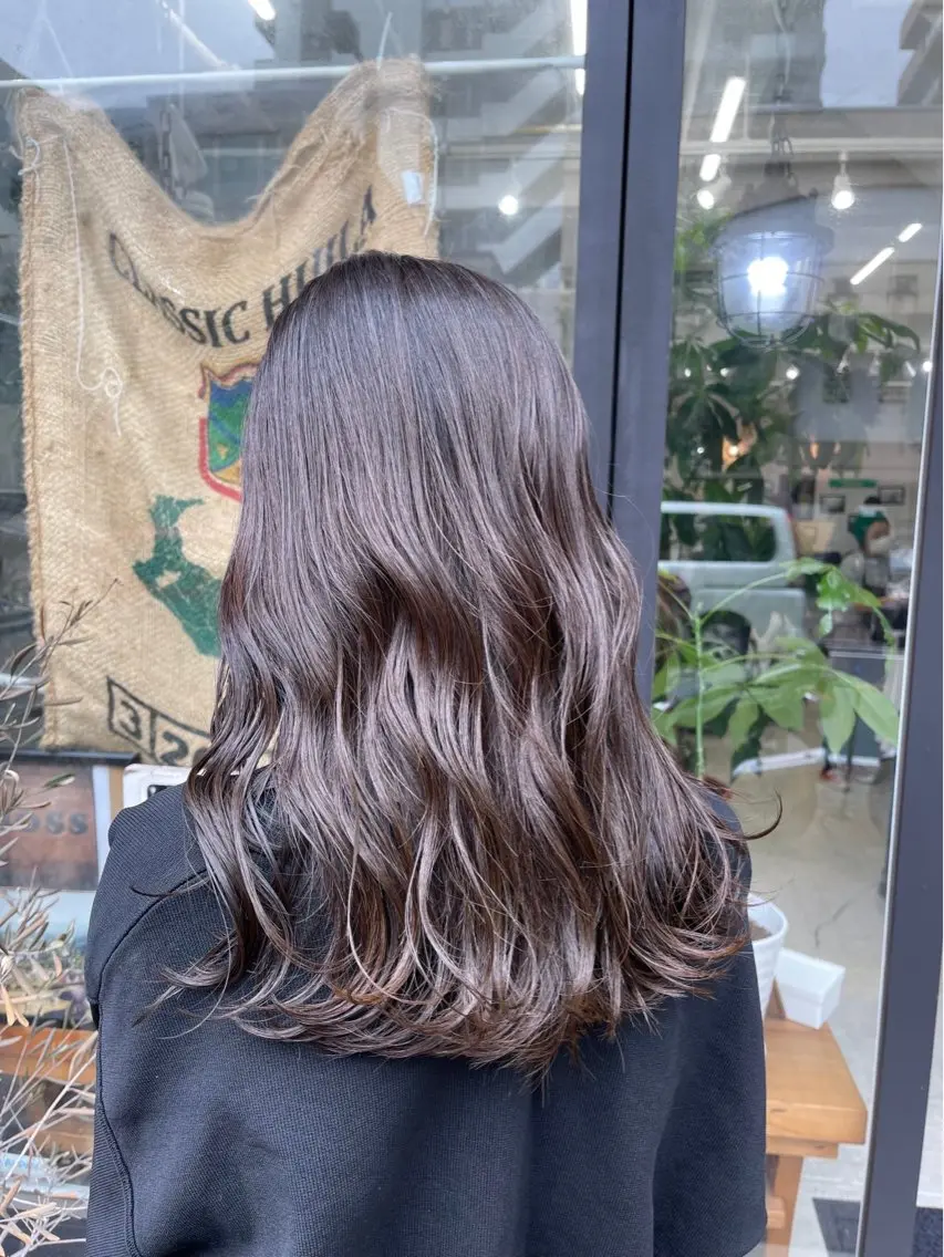 セミロング ヘアカラー トリートメント VENICE MIKIのヘアスタイル