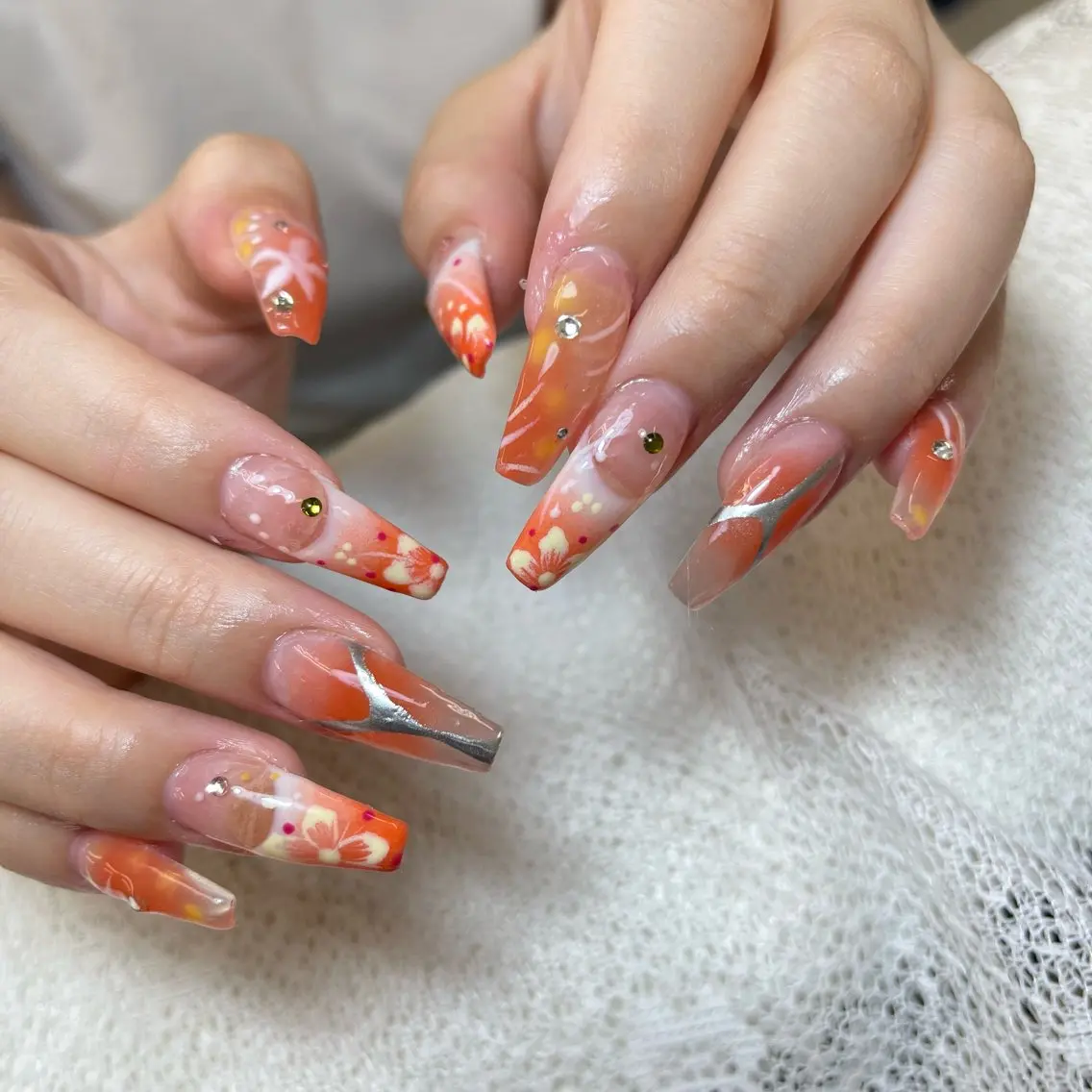 ネイル アートネイル グラデーション キラキラネイル ニュアンスネイル オフィスネイル ZUZU AMEE NAILのネイルデザイン
