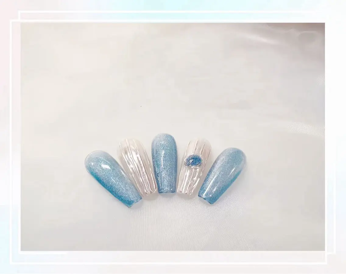 ネイル Dione Nail Miniのネイルデザイン