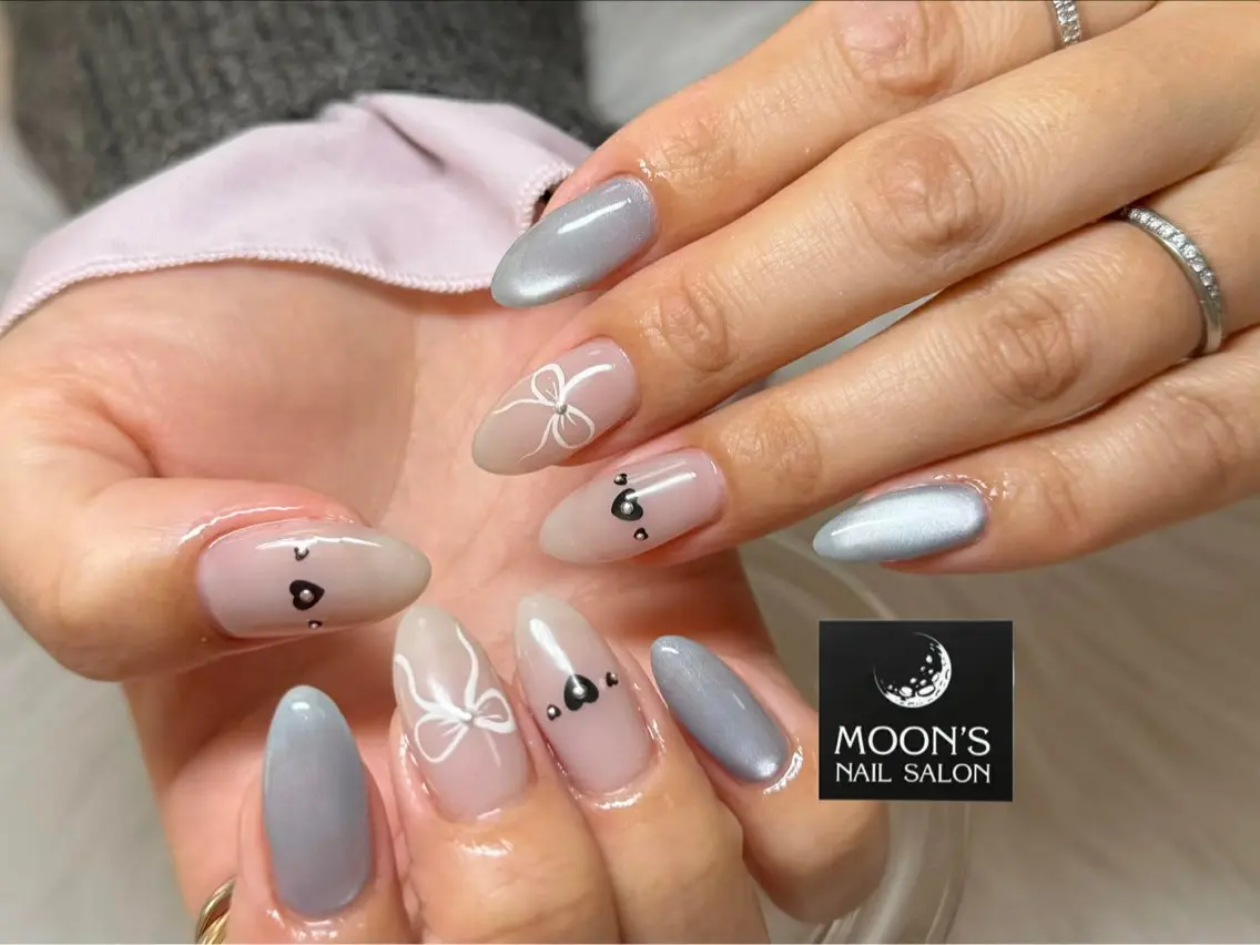 ネイル Moons nail 💅✨のネイルデザイン