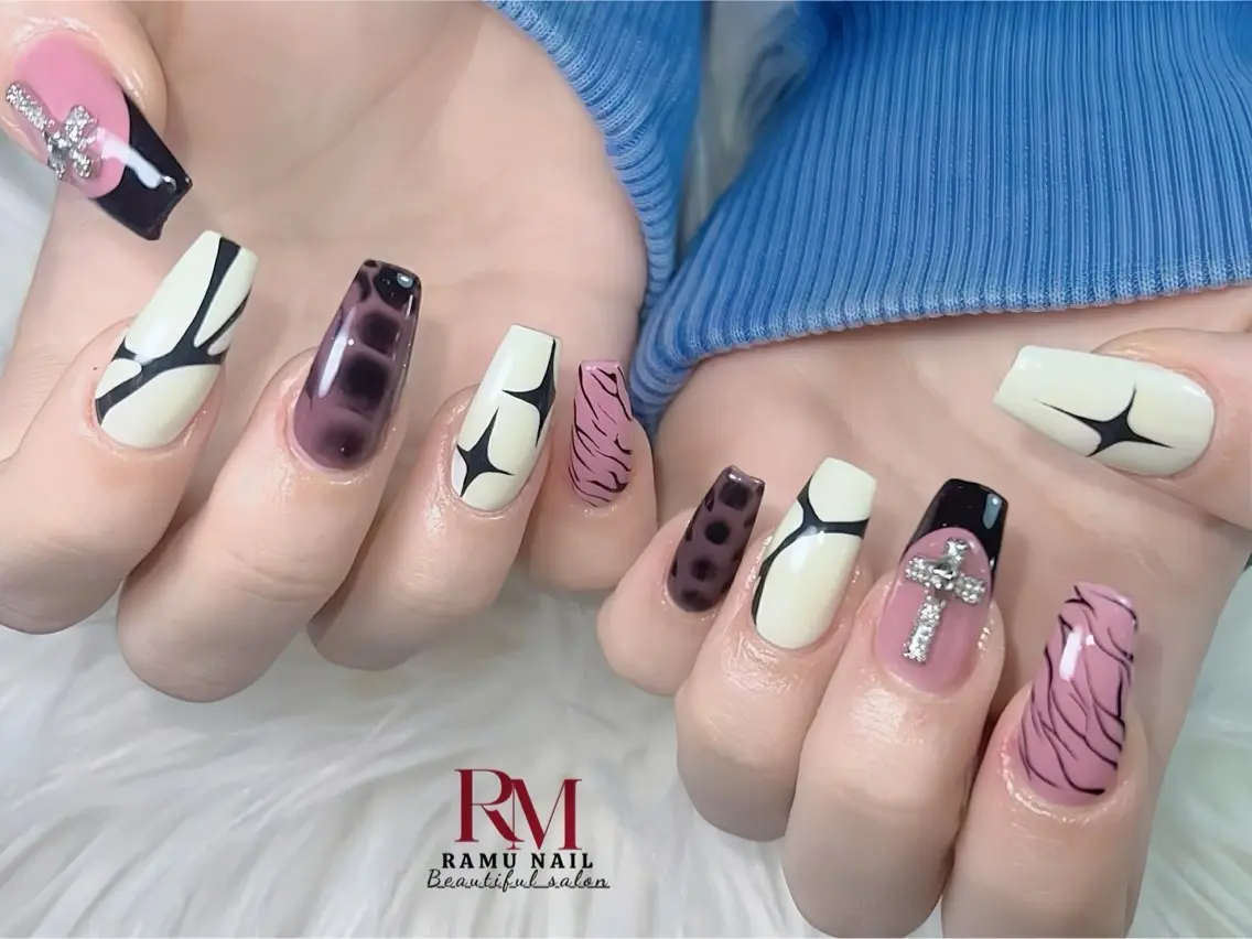 ネイル キラキラネイル マグネットネイル ミラーネイル ピンク 春ネイル ハンドネイル RAMU Nail 恵比寿店のネイルデザイン