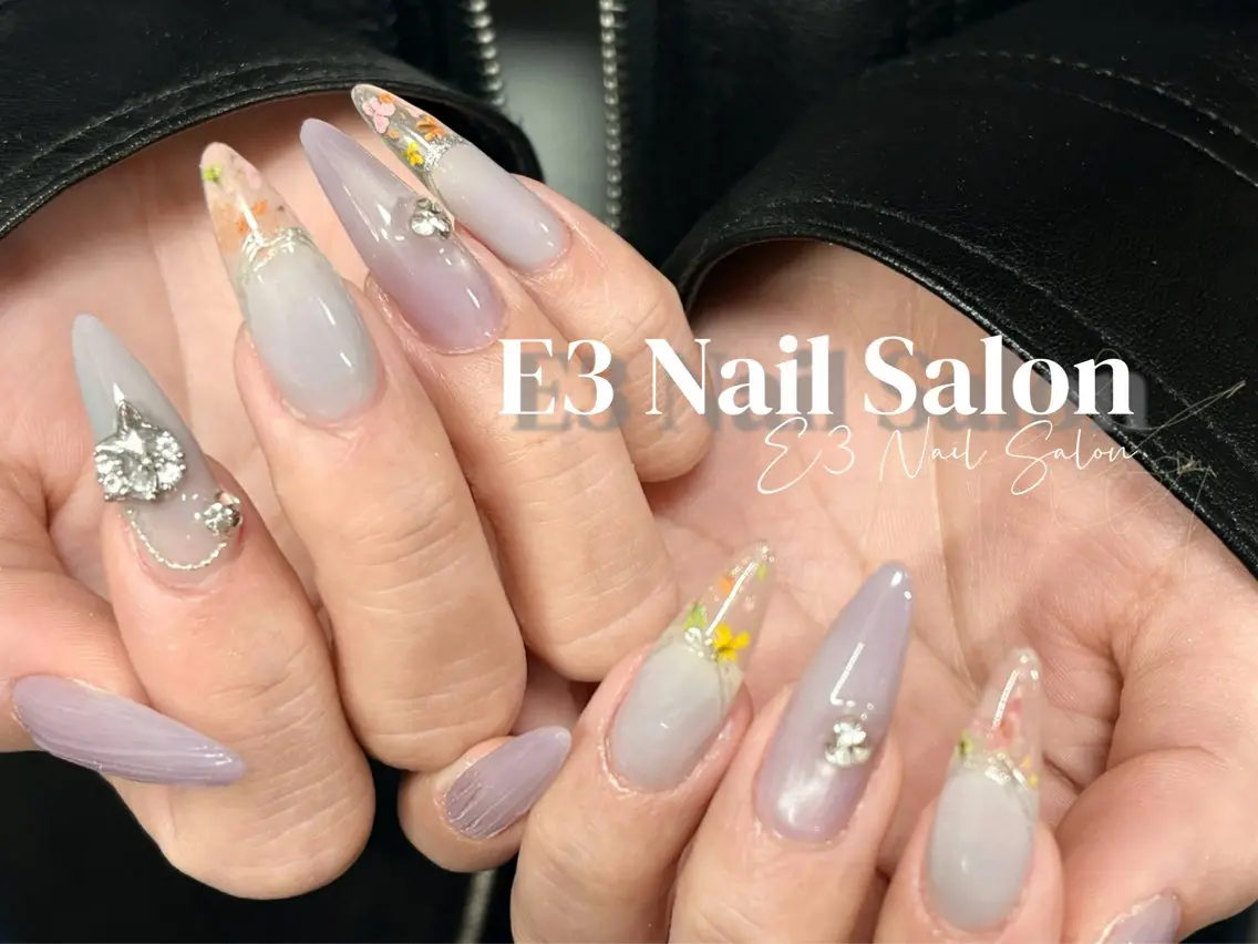 ネイル 桜ネイル フレンチネイル ジェルネイル ガラスフレンチ グラデーション ハンドネイル E3 Nail Salonのネイルデザイン