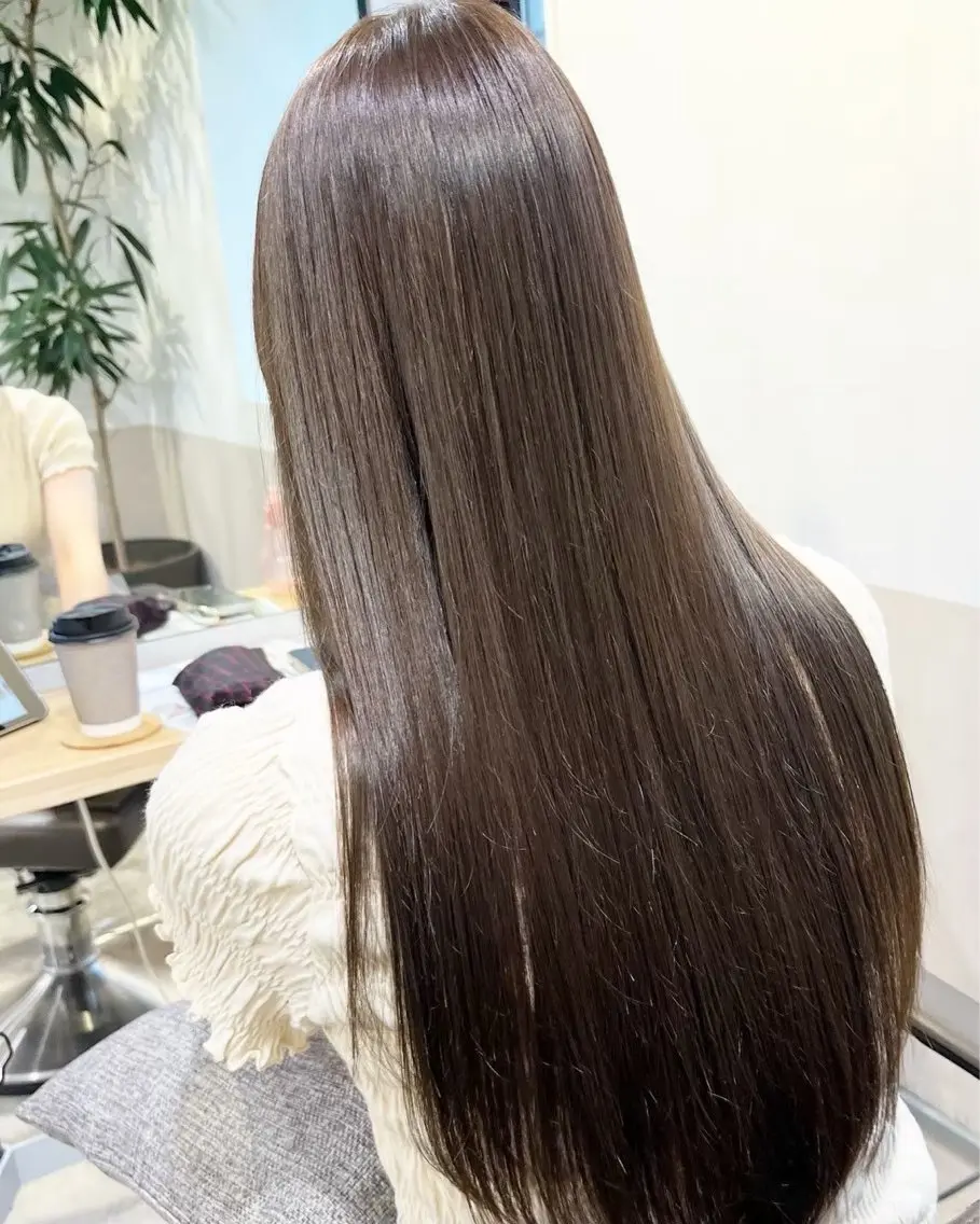 縮毛矯正 ⚠︎ブリーチ履歴無しの方、髪の長さが肩より長い方のみのご案内となりの写真