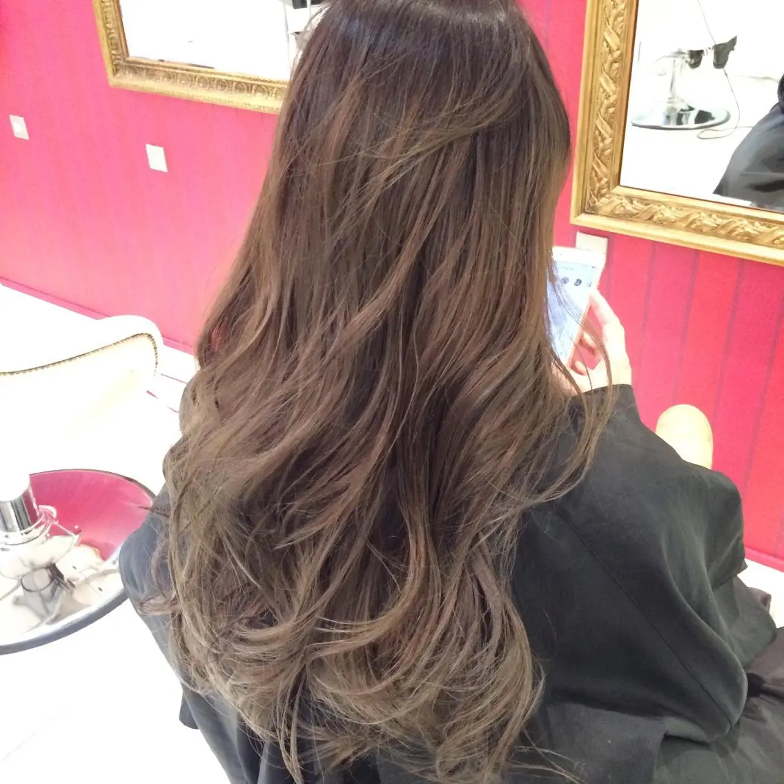ロング カラー グラデーションカラー 🫧こおりやま なつみ🫧のヘアスタイル