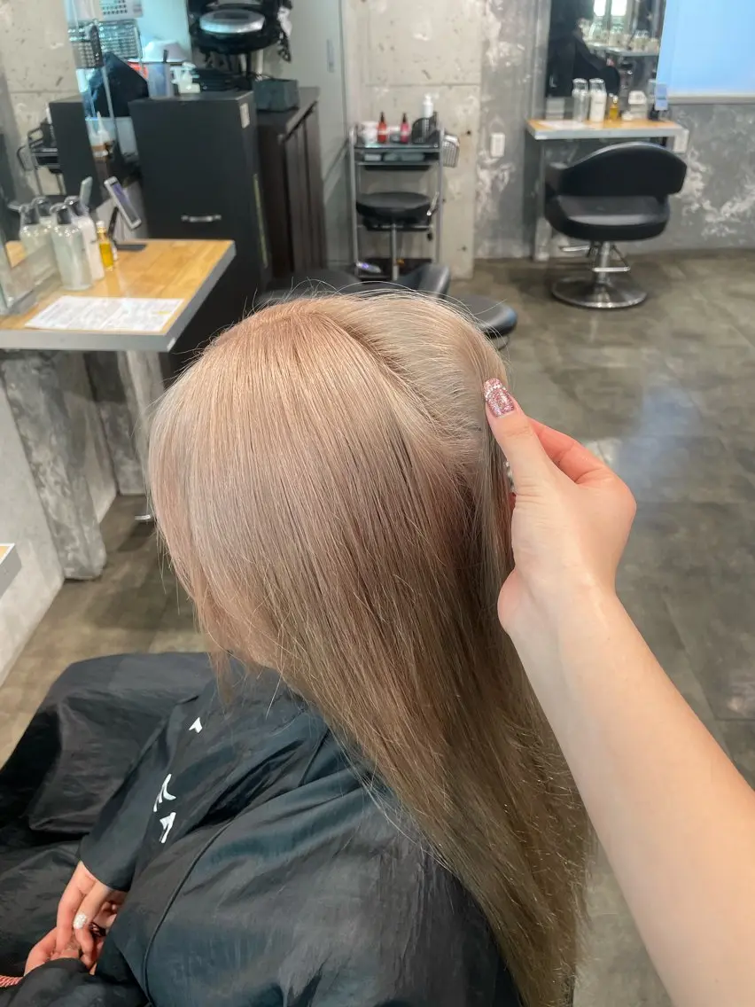 ロング カラー ヘアカラー ハイトーン 横浜💞ミオのヘアスタイル