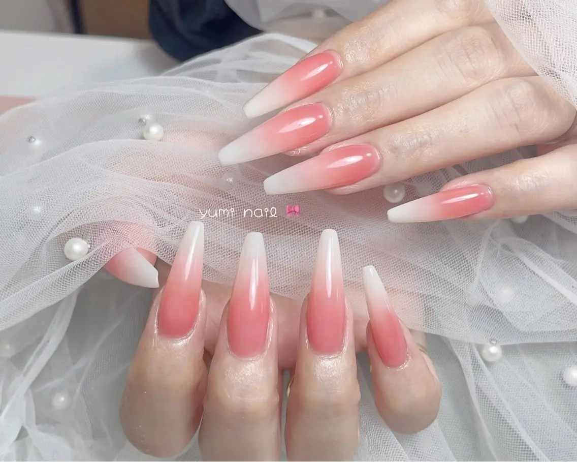 ネイル ハンドネイル 𝐲𝐮𝐦𝐢🎀 長さ出しデザイン専門のネイルデザイン