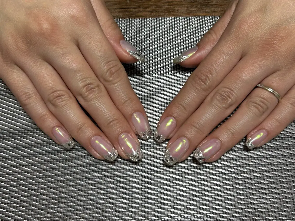 ネイル オーロラネイル フレンチネイル ガラスフレンチ ハンドネイル i nailのネイルデザイン