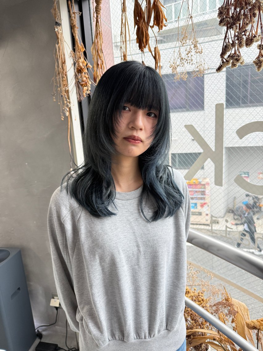 セミロング カラー カット ヘアカラー トリートメント ウルフ レイヤー パーマ🪐MANAのヘアスタイル