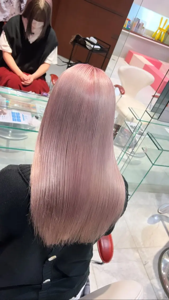 セミロング カラー ブリーチ ケアブリーチ ハイトーンカラー ピンクカラー 髪質改善 ヘアカラー ✨【人生変えるカラー 美容師】✨吉祥寺駅のヘアスタイル