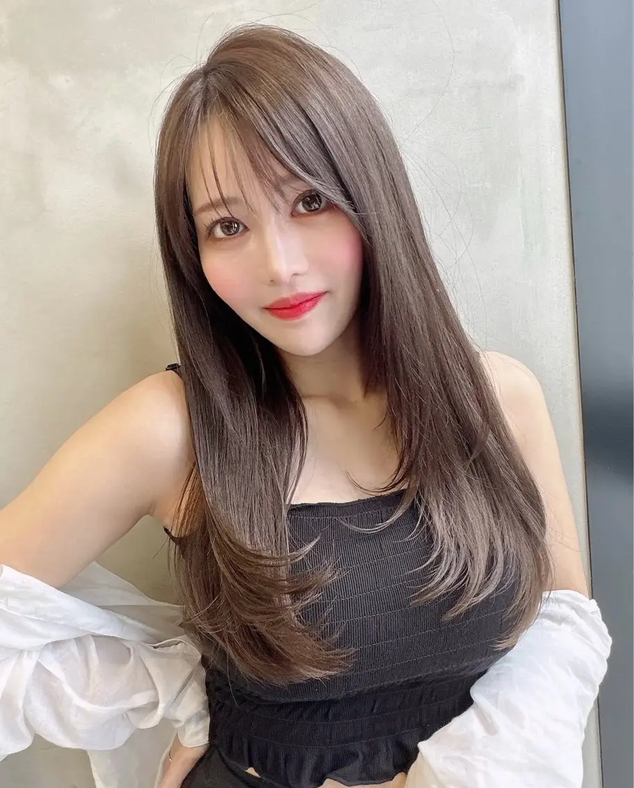 ロング ボブ ハイライト 髪質改善 夏目唯衣/透明感 /艶カラーのヘアスタイル