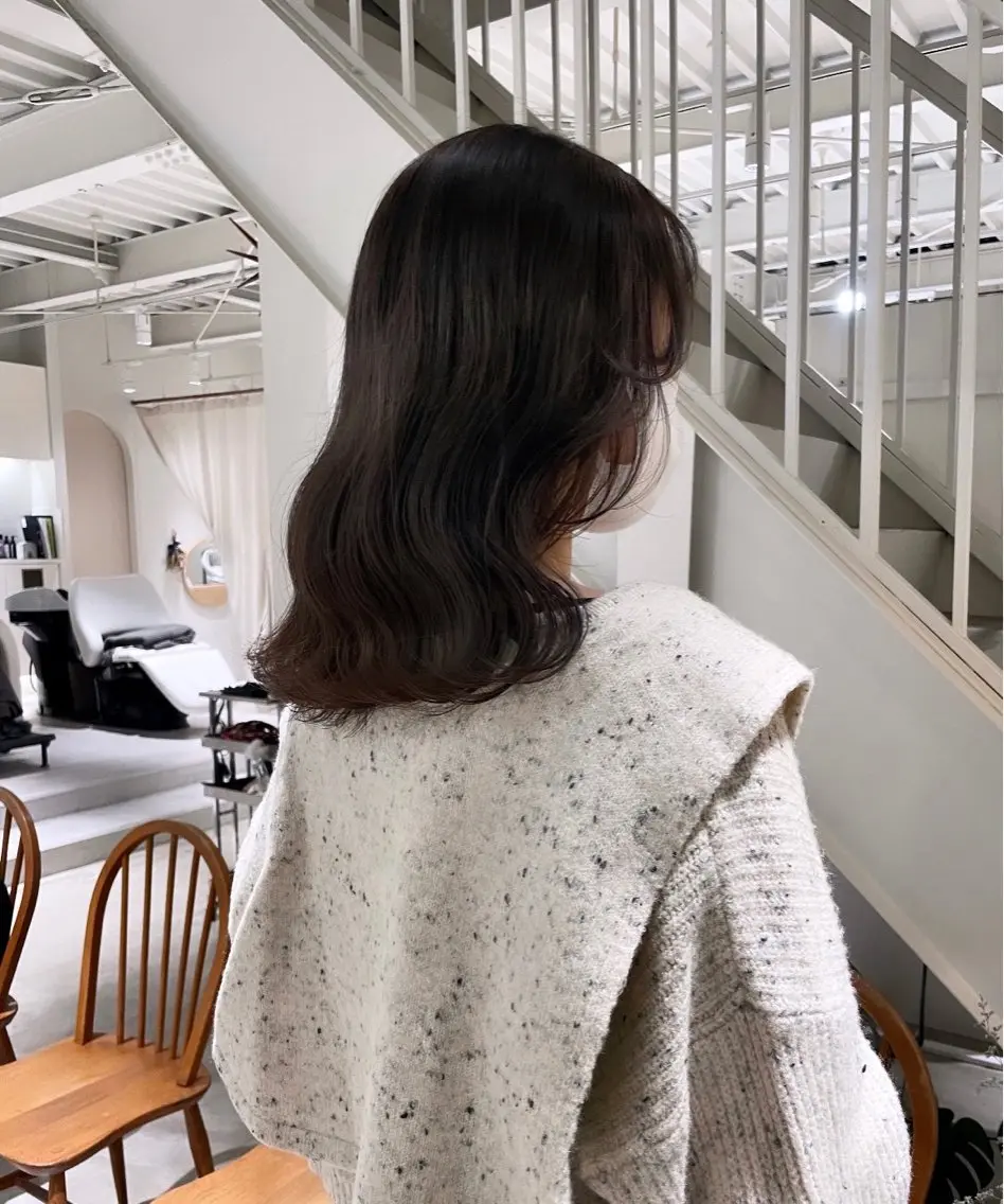 セミロング カラー ヘアカラー 林 千聖のヘアスタイル