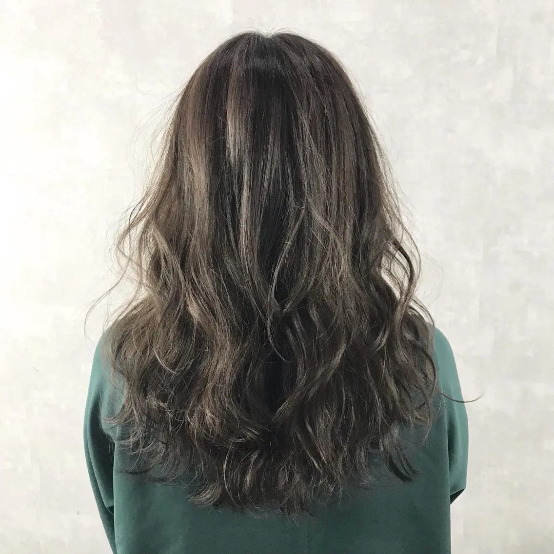 ロング カラー アディクシーカラー アッシュ ブリーチ ブリーチなしカラー ヨシンモリ K-POP好き美容師 🇰🇷Kai.Yのヘアスタイル