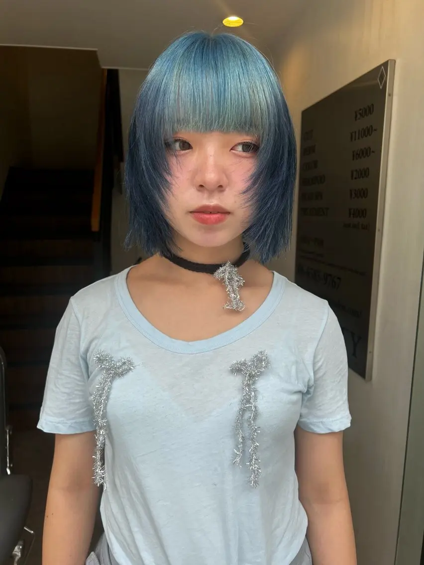 ショート カラー ブルーカラー グラデーションカラー ネイビーカラー 顔まわりレイヤー レイヤーカット カット ヘアカラー トリートメント 心斎橋/レイヤー/ パーマ/モエのヘアスタイル
