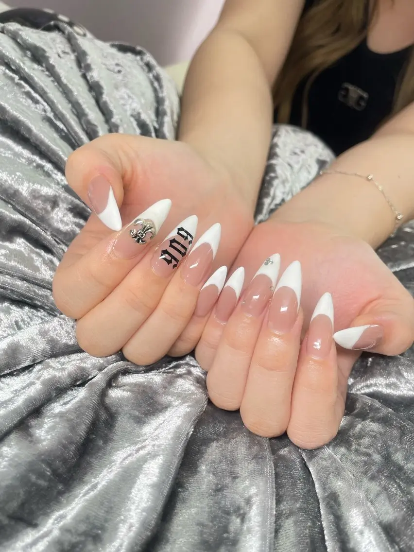 ネイル ハンドネイル Mumu眉毛,ネイル モデル募集中🪄のネイルデザイン