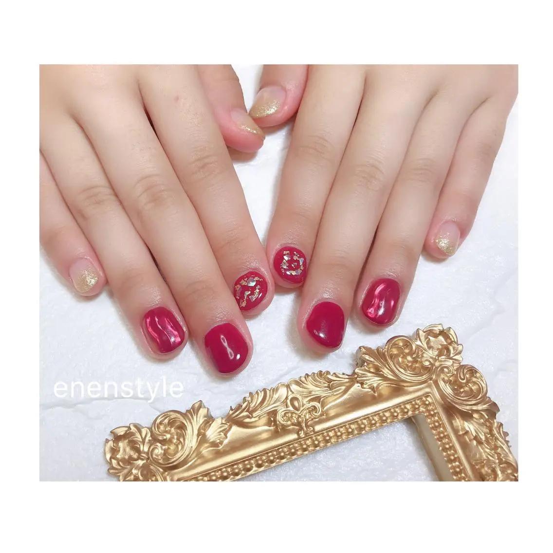 ショート ネイル ジェルネイル グラデーション ラメ(グリッター) ミラーネイル ニュアンスネイル ハンドネイル 🐾enen style 🐾のネイルデザイン