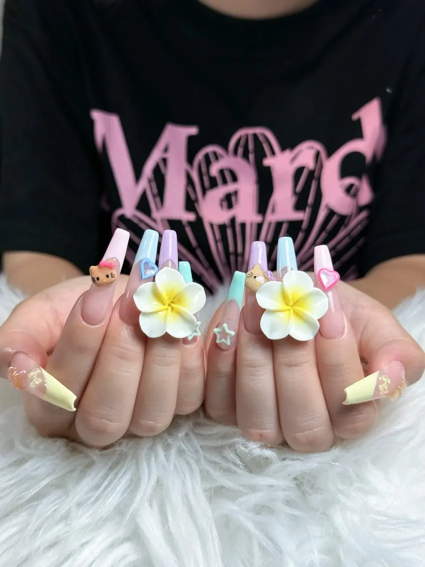 ネイル フレンチネイル ジェルネイル キラキラネイル 韓国ネイル マグネットネイル ハンドネイル Julli NailStudioのネイルデザイン