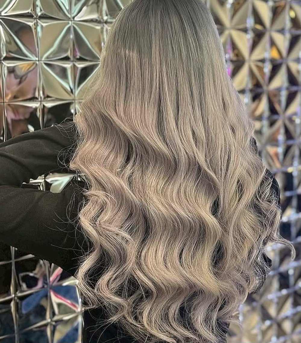 ロング Lovestasy 京都河原町店のヘアスタイル