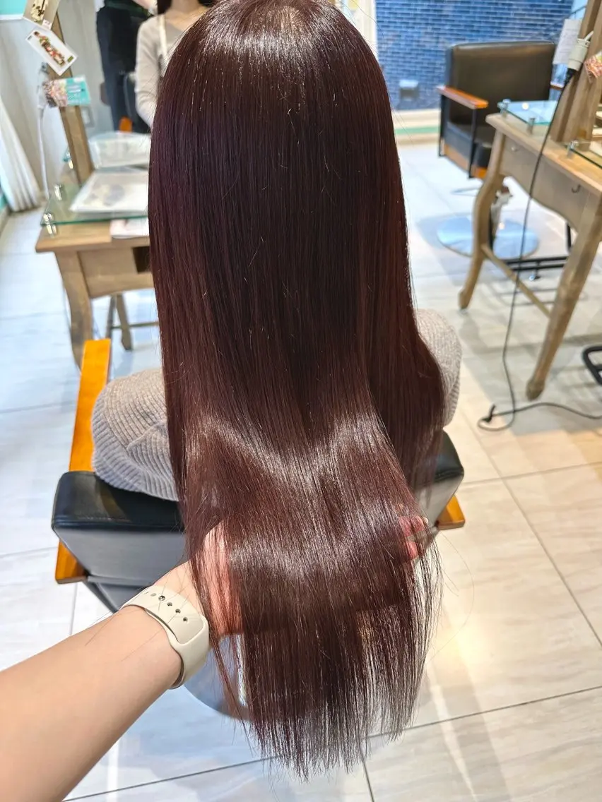 ロング カラー レッドカラー カット ヘアカラー トリートメント 透けるbrown カラー🎗♡yukaのヘアスタイル