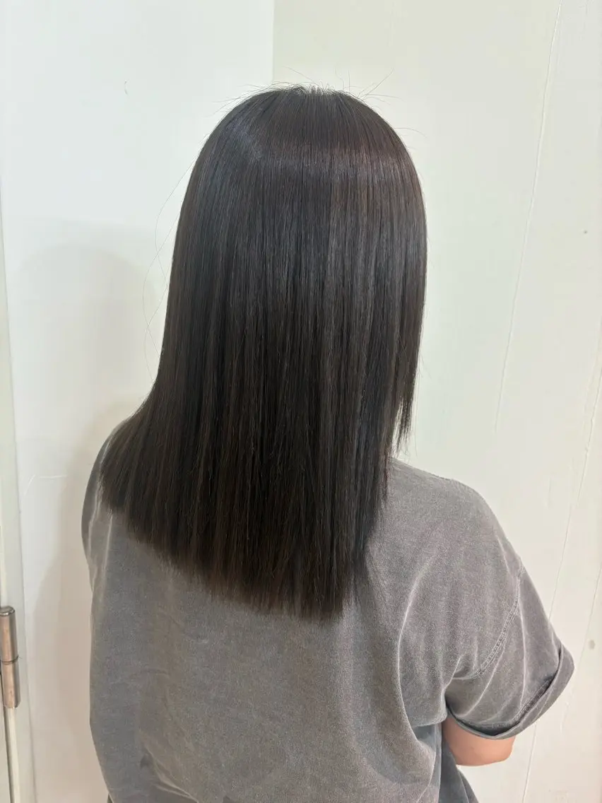ミディアム アッシュ カット 田中 美咲のヘアスタイル