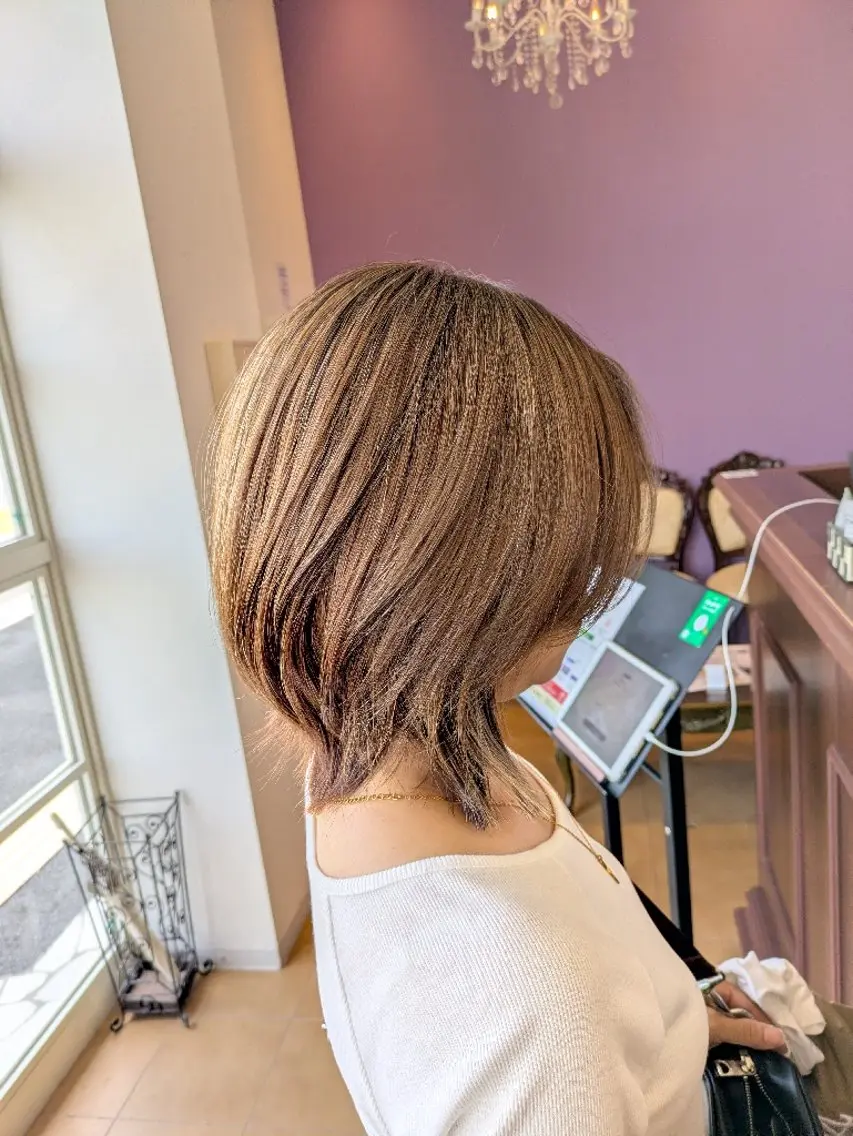 セミロング レイヤーカット カット ヘアカラー トリートメント 本多 いぶきのヘアスタイル