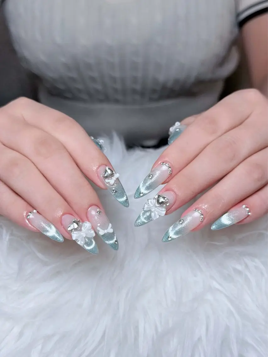 ネイル チークネイル ドット フレンチネイル グラデーション ハート ハンドネイル Julli NailStudioのネイルデザイン