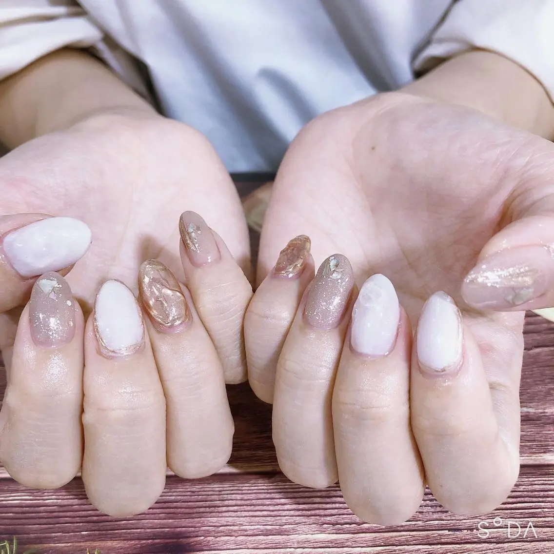 ネイル ニュアンスネイル ハンドネイル 吉野✨ ネイルデザイナー✨のネイルデザイン
