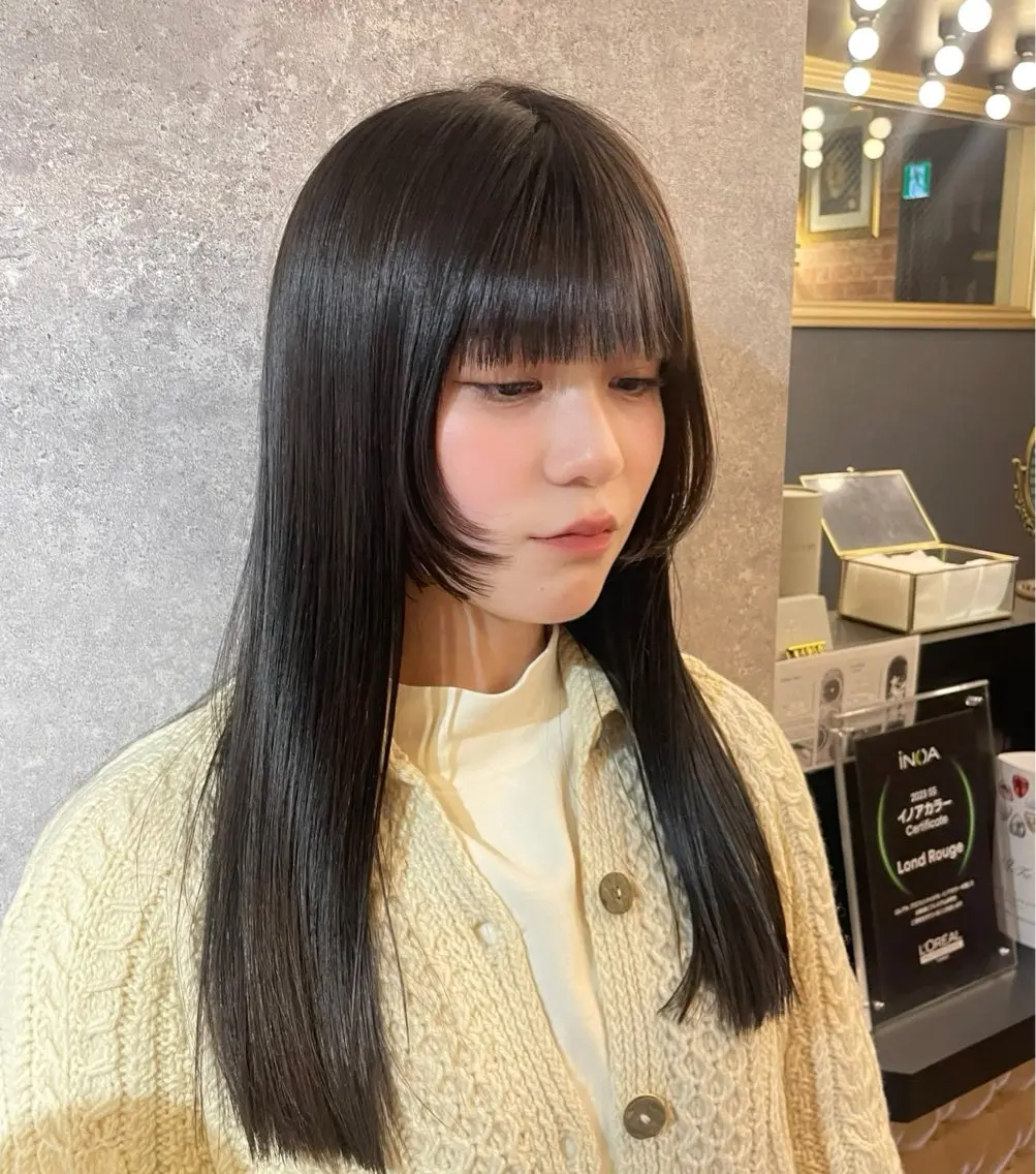 ミディアム 髪質改善 レイヤーカット 縮毛矯正 ウルフカット 酸性ストレート カット トリートメント 🫧小顔顔周りカット レイヤー/縮毛/白倉のヘアスタイル