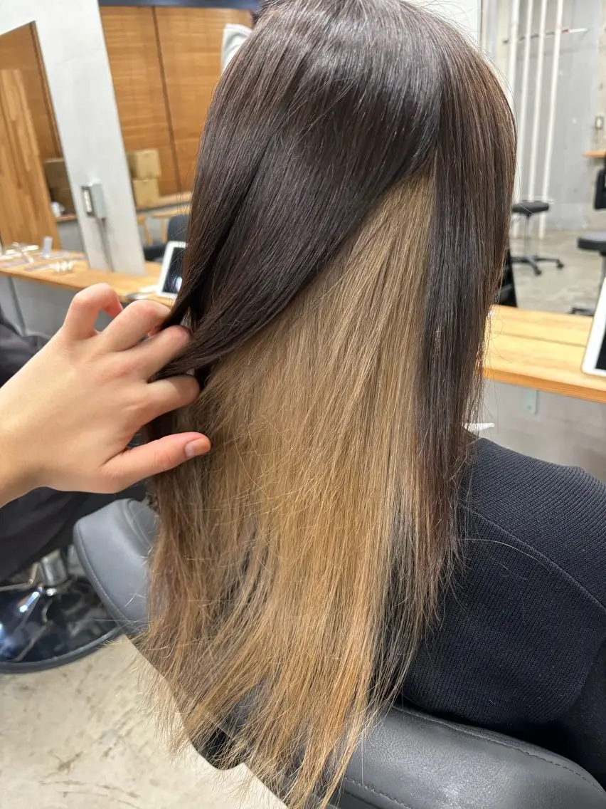 セミロング カラー mono / Manatoのヘアスタイル