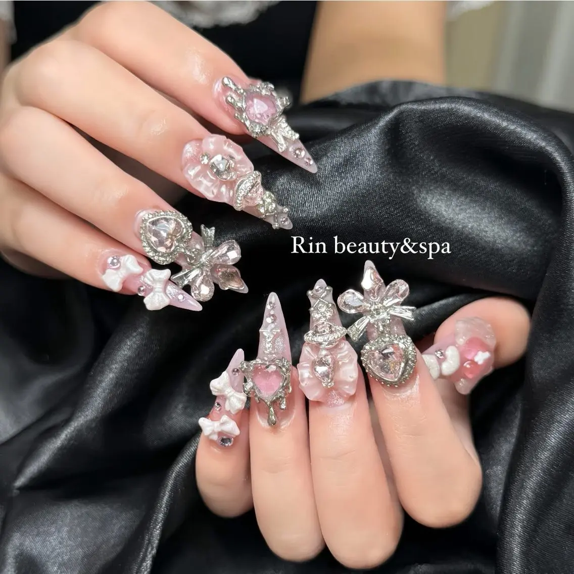 ネイル チークネイル フレンチネイル ガラスフレンチ グラデーション キラキラネイル ハンドネイル Rin Nail 新大久保店のネイルデザイン