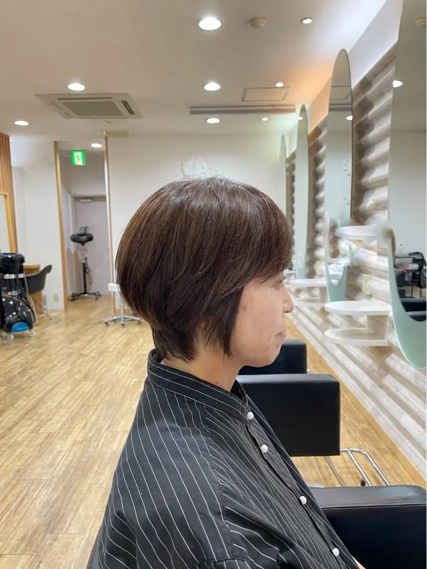⚜️ヘアカラー⚜️+カット+トリートメントの写真