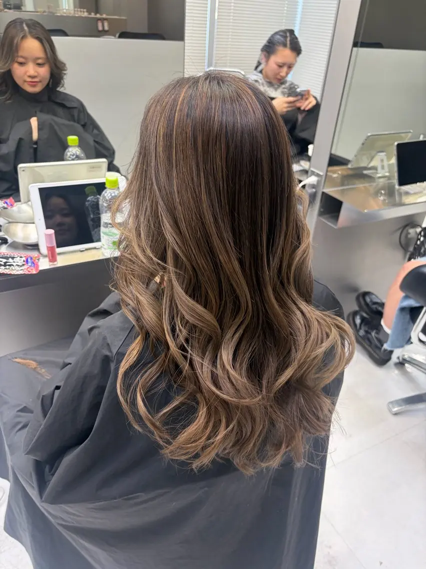 ロング ヘアカラー ヘアセット 🫧バレイヤージュ/ ハイトーン/ミズキのヘアスタイル